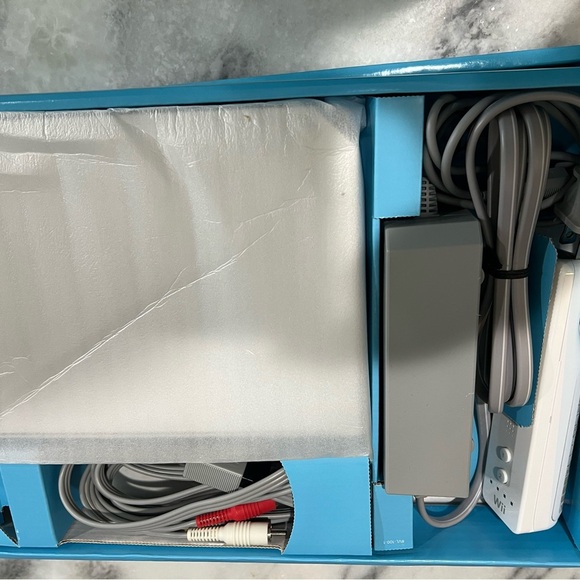 Nintendo Wii Wii Video Game Console Bundle Complete In Box - Picture 3 of 9